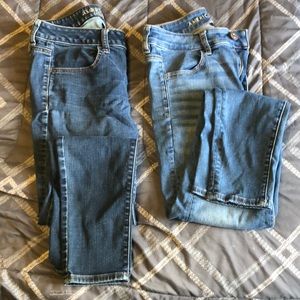 2 pair of American Eagle jeggings size 6 short.